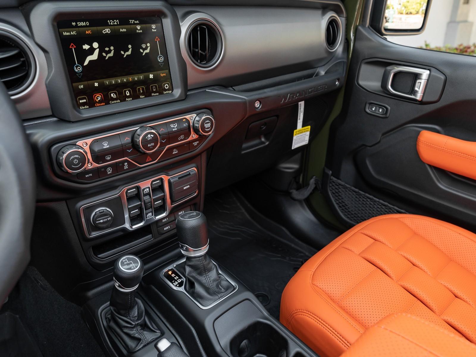 Jeep Wrangler Rubicon Interior